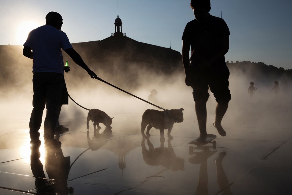 Ôðàíöèÿ Áîðäî Bordeaux Place de la Bourse, miroir D'Eau çåðêàëî.