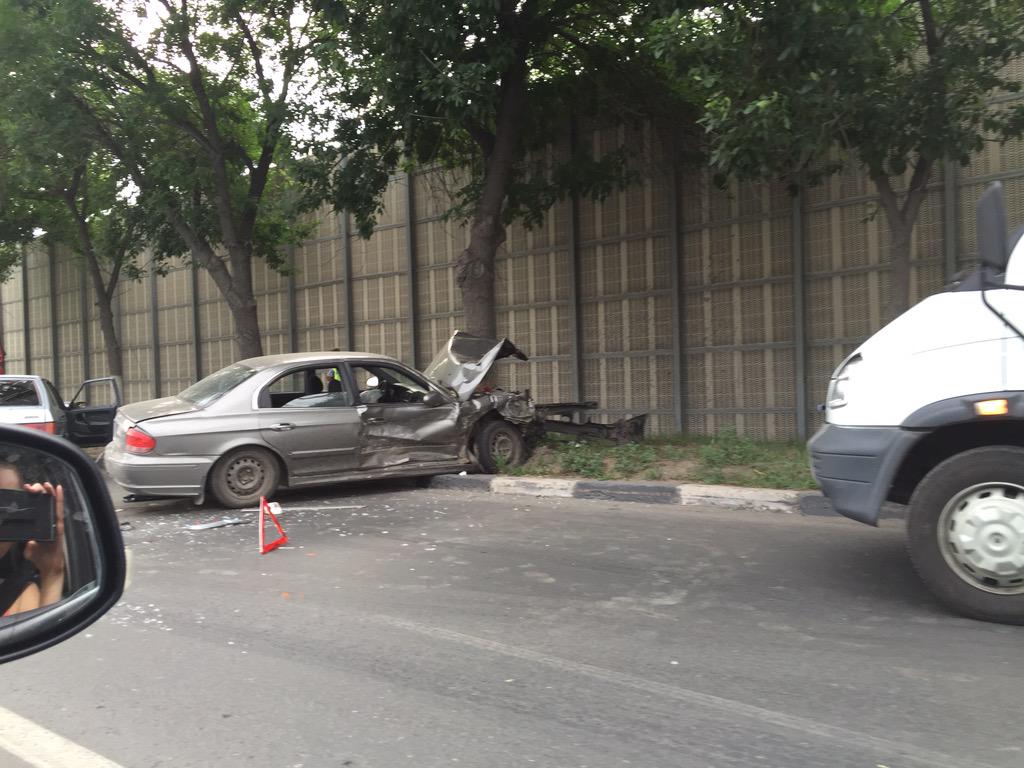 В Заволжье две машины врезались в дерево. На Димитроградском шоссе большая  пробка Улпресса - все новости Ульяновска