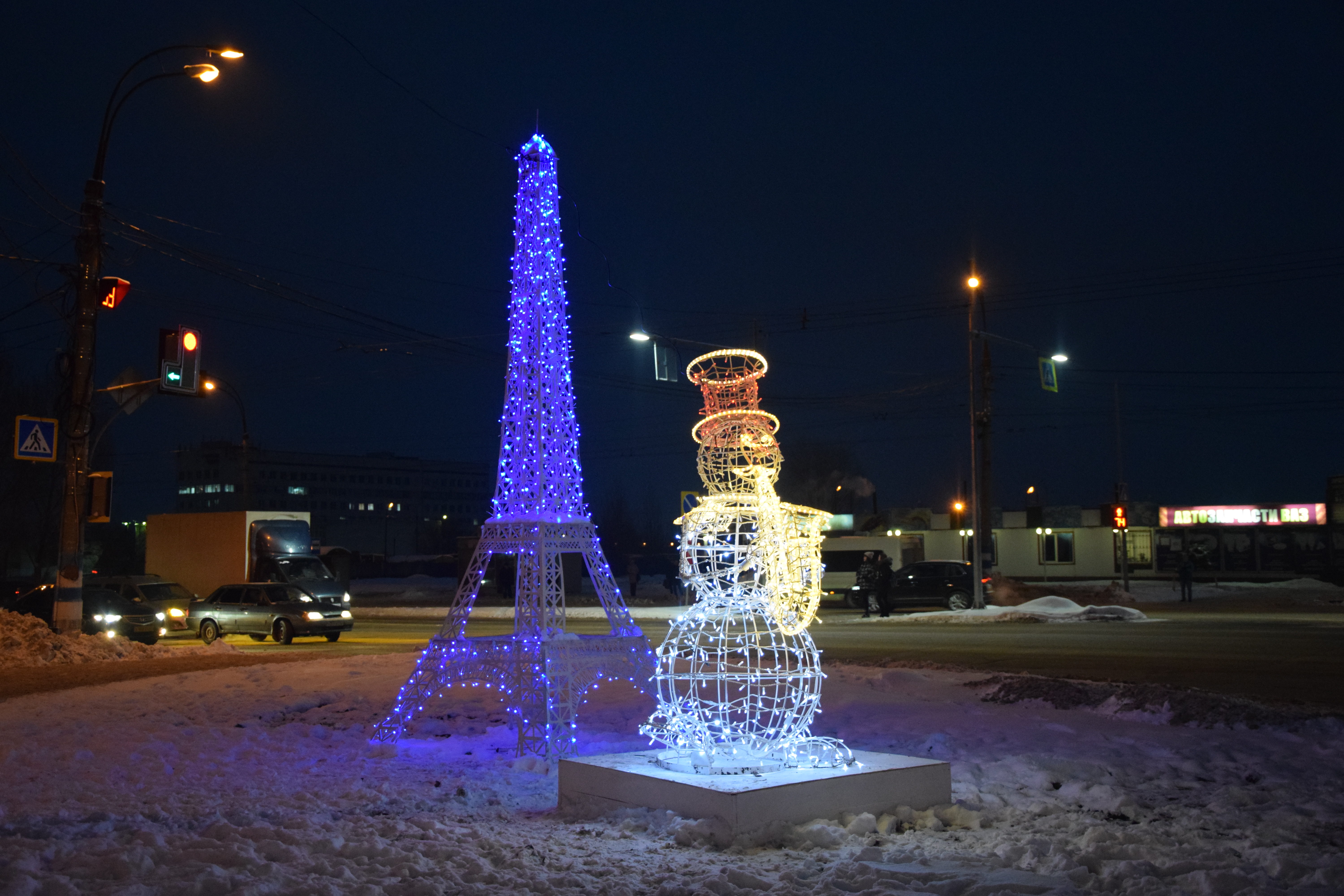 Нг ульяновск. Елка новый город Ульяновск. Новогодний Ульяновск. Новогодний город Ульяновск. Ульяновск новый год.