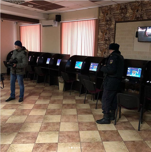 Сотрудники полиции букмекерская контора разрешен ли онлайн покер в казахстане