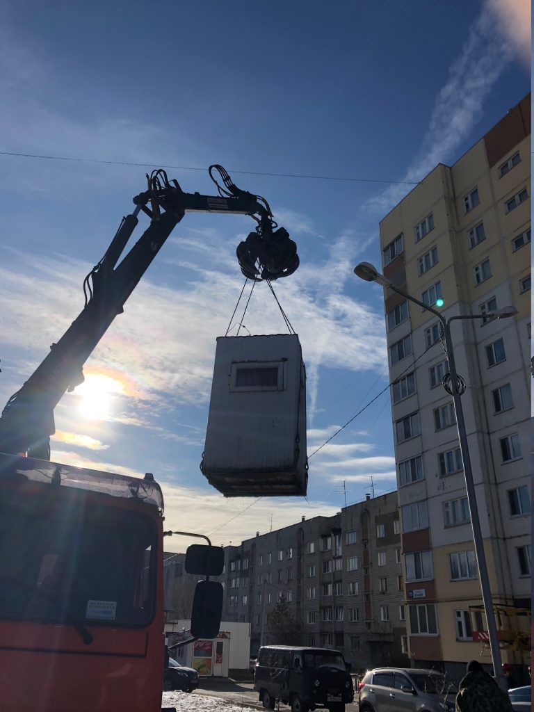 За день в Засвияжье демонтировали две незаконные охранные будки с парковок  Улпресса - все новости Ульяновска