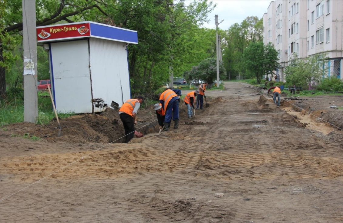 Ремонта здесь не было с момента постройки дома – 40 лет. Во дворе на Академика  Павлова благоустроят территорию Улпресса - все новости Ульяновска