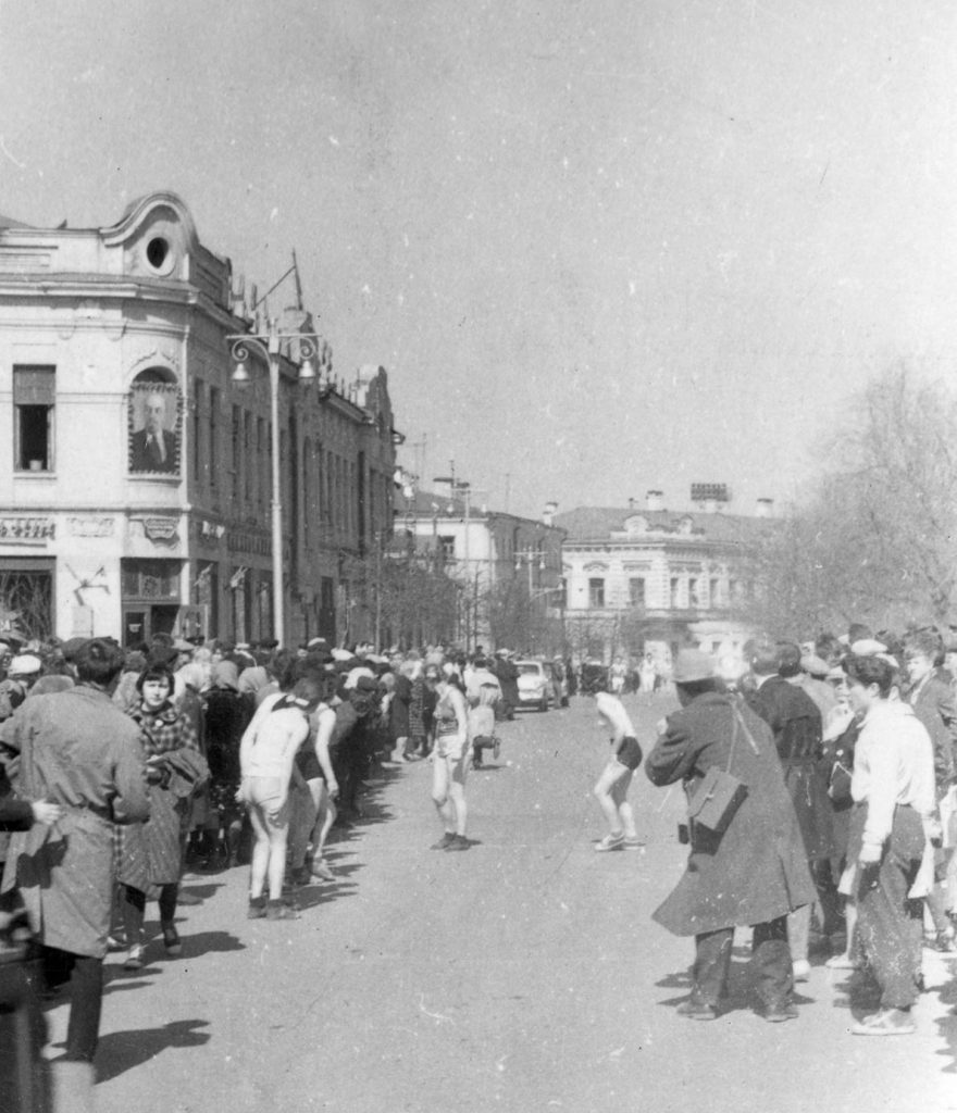 Массовые праздники и закладка Парка Дружбы народов. Ульяновск 20 века в  фотографиях простых людей: часть 2 Улпресса - все новости Ульяновска