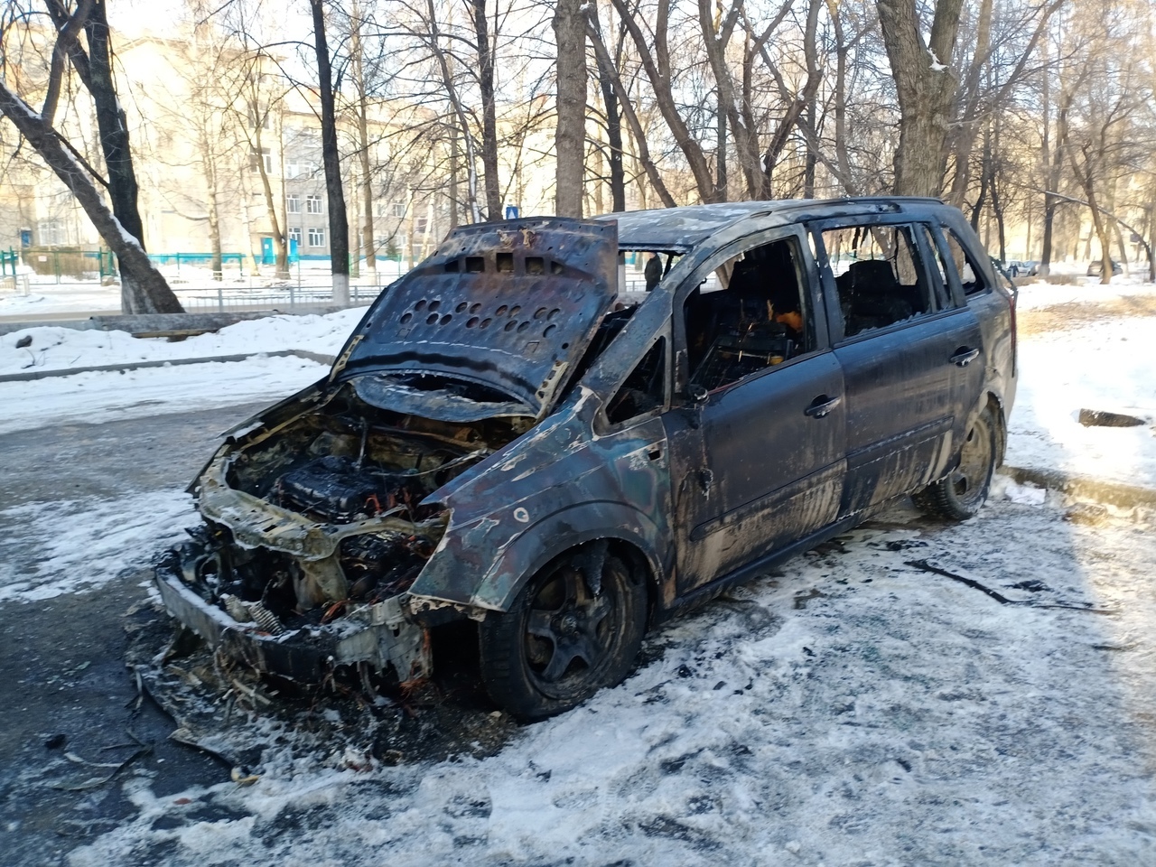 Ночью на улице Терешковой сгорел Опель: фото Улпресса - все новости  Ульяновска