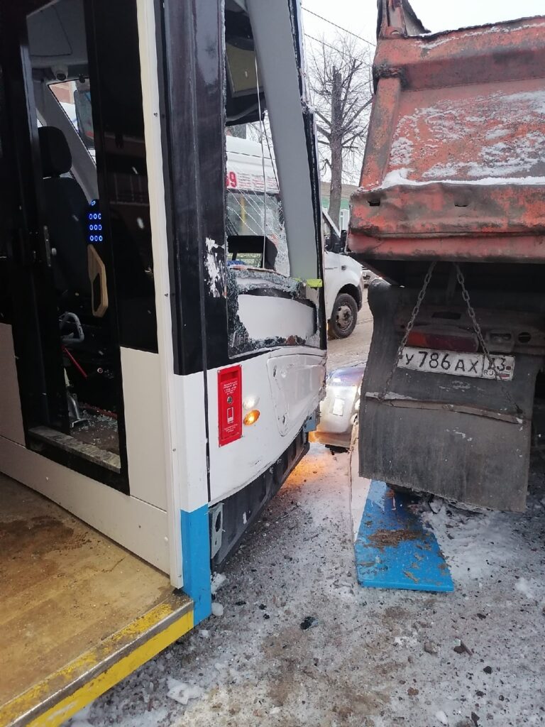 Новые “Львята” попали в ДТП уже 13 раз, один трамвай неисправен Улпресса -  все новости Ульяновска