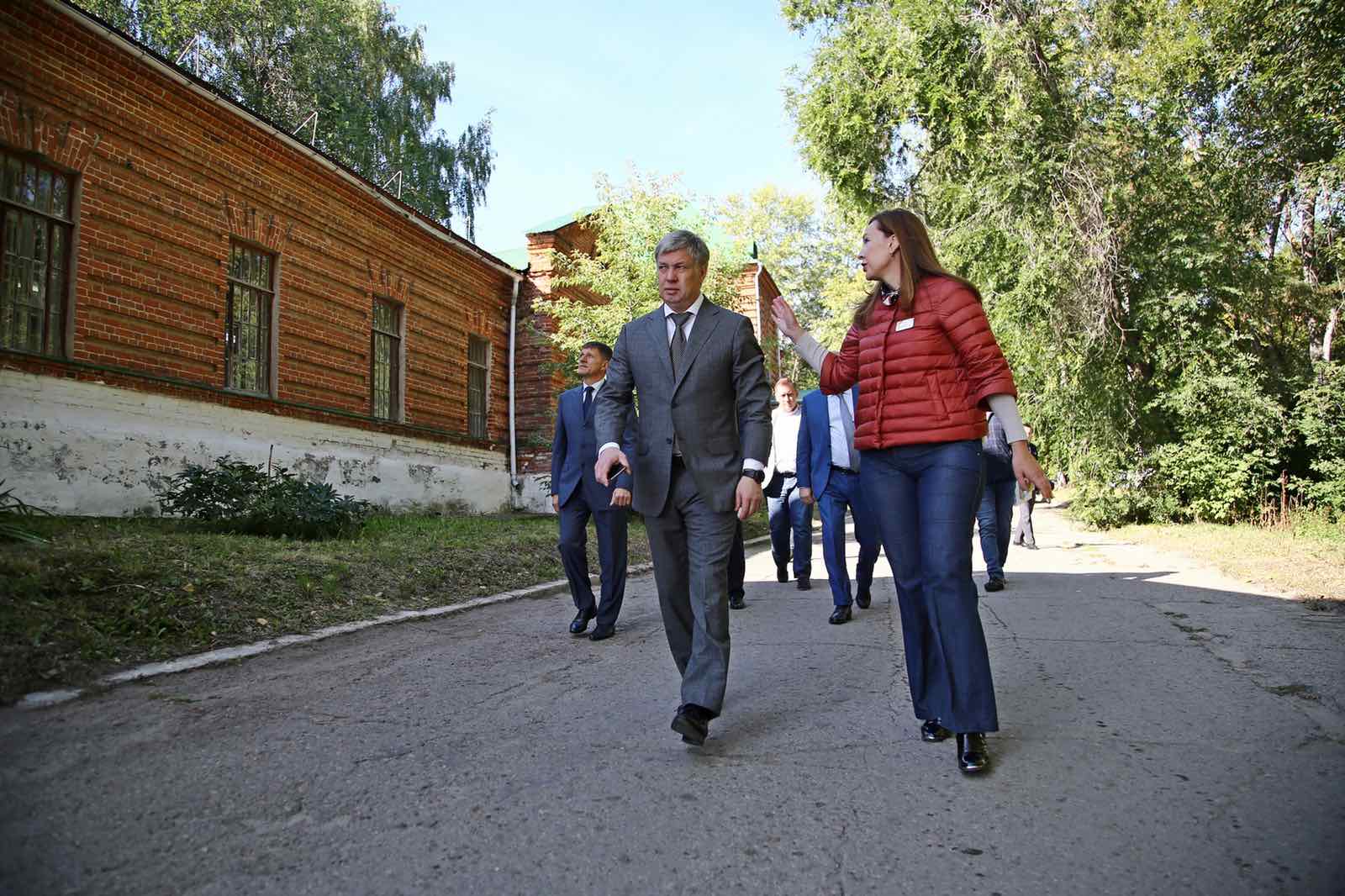 Ремонт “Карамзинки”, отключение ковид-медоборудования из-за ударной волны и  кровля Мемцентра. Итоги стройчаса Улпресса - все новости Ульяновска