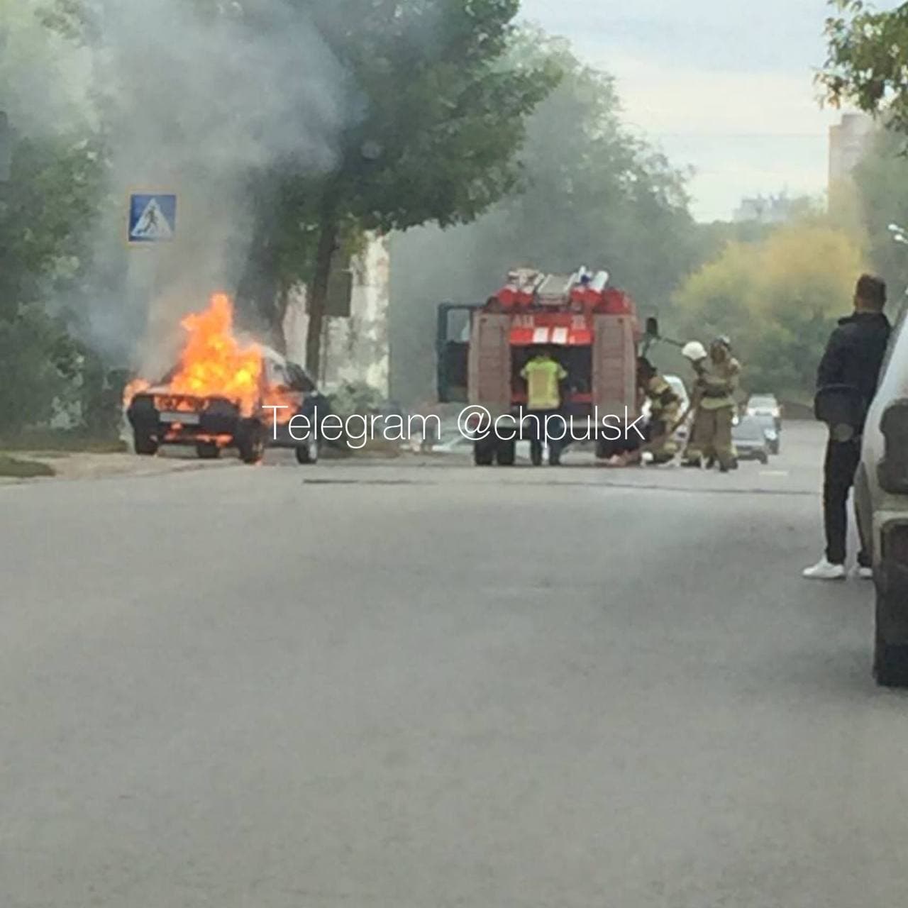 На улице Аблукова загорелся ВАЗ: видео Улпресса - все новости Ульяновска