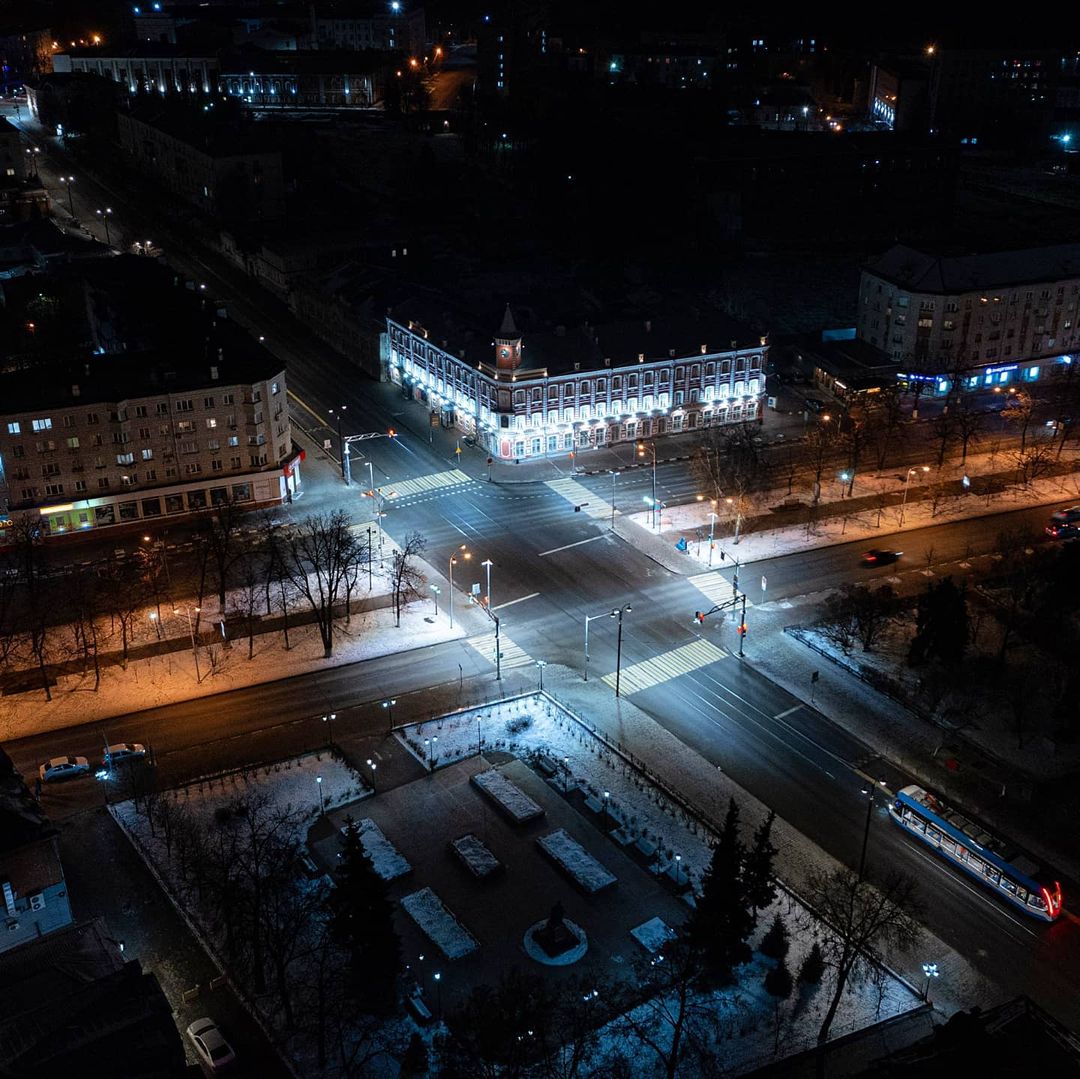 Типичный ульяновск. Ижевск с высоты птичьего полета ночью новый год. Видео с квадрокоптера Борисоглебске ночью.