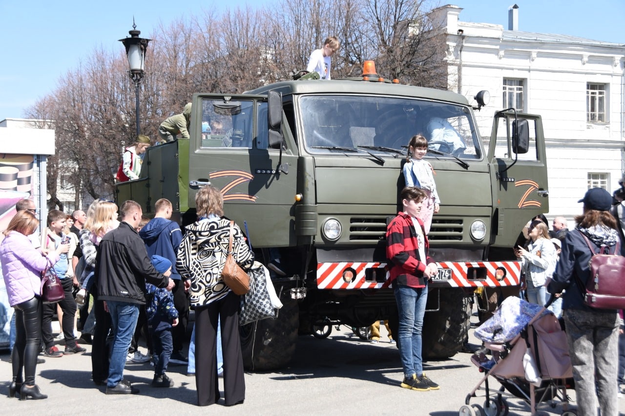 Где проходит выставка военной техники в тюмени