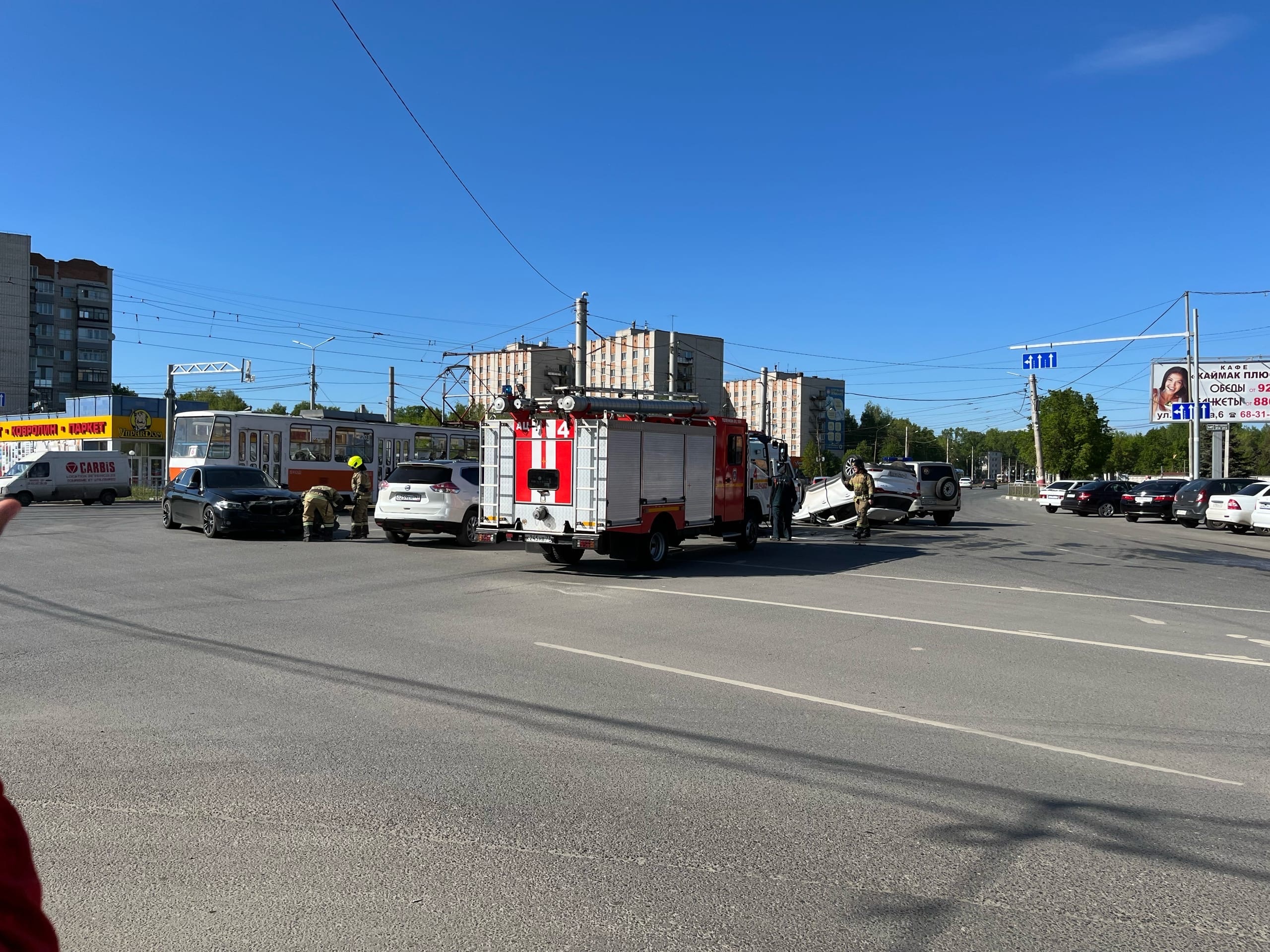 На Рябикова кроссовер перевернулся после столкновения с БМВ: фото Улпресса  - все новости Ульяновска