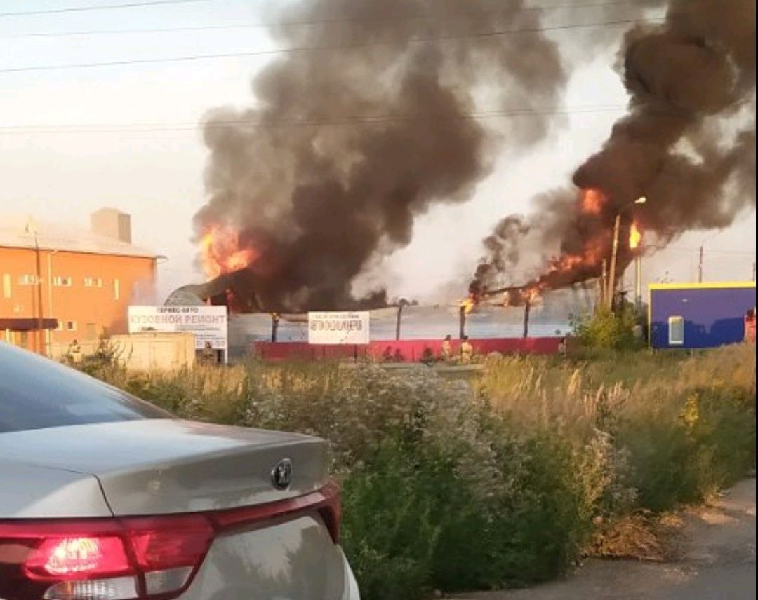 Пожар в ульяновске сейчас. Пожар в Ульяновске. Ульяновск новый город пожар сейчас. Пожар в Ульяновске вчера.