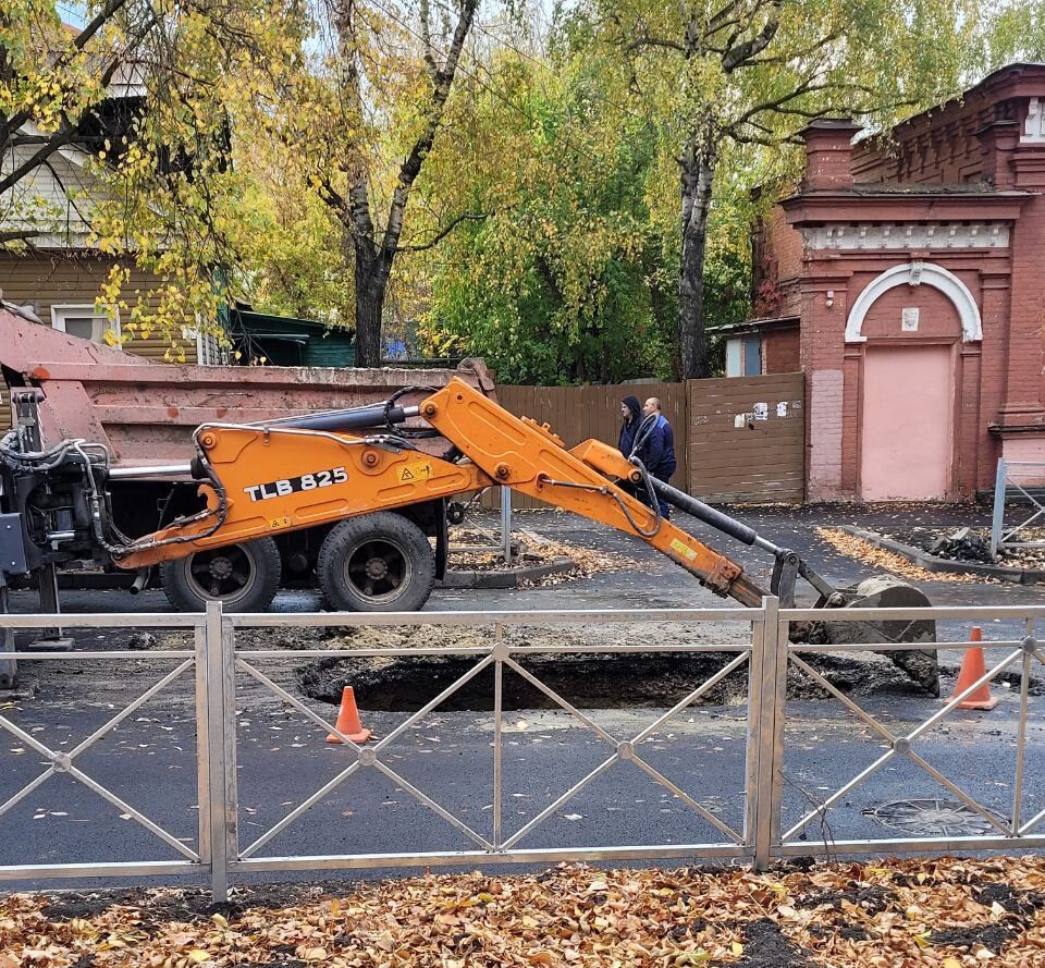 На улице Льва Толстого раскопали только что уложенный асфальт: фото  Улпресса - все новости Ульяновска