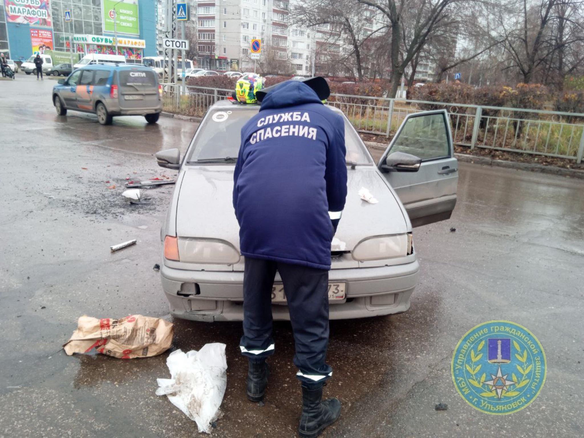 В Заволжском районе столкнулись кроссовер и два легковых автомобиля: фото  Улпресса - все новости Ульяновска