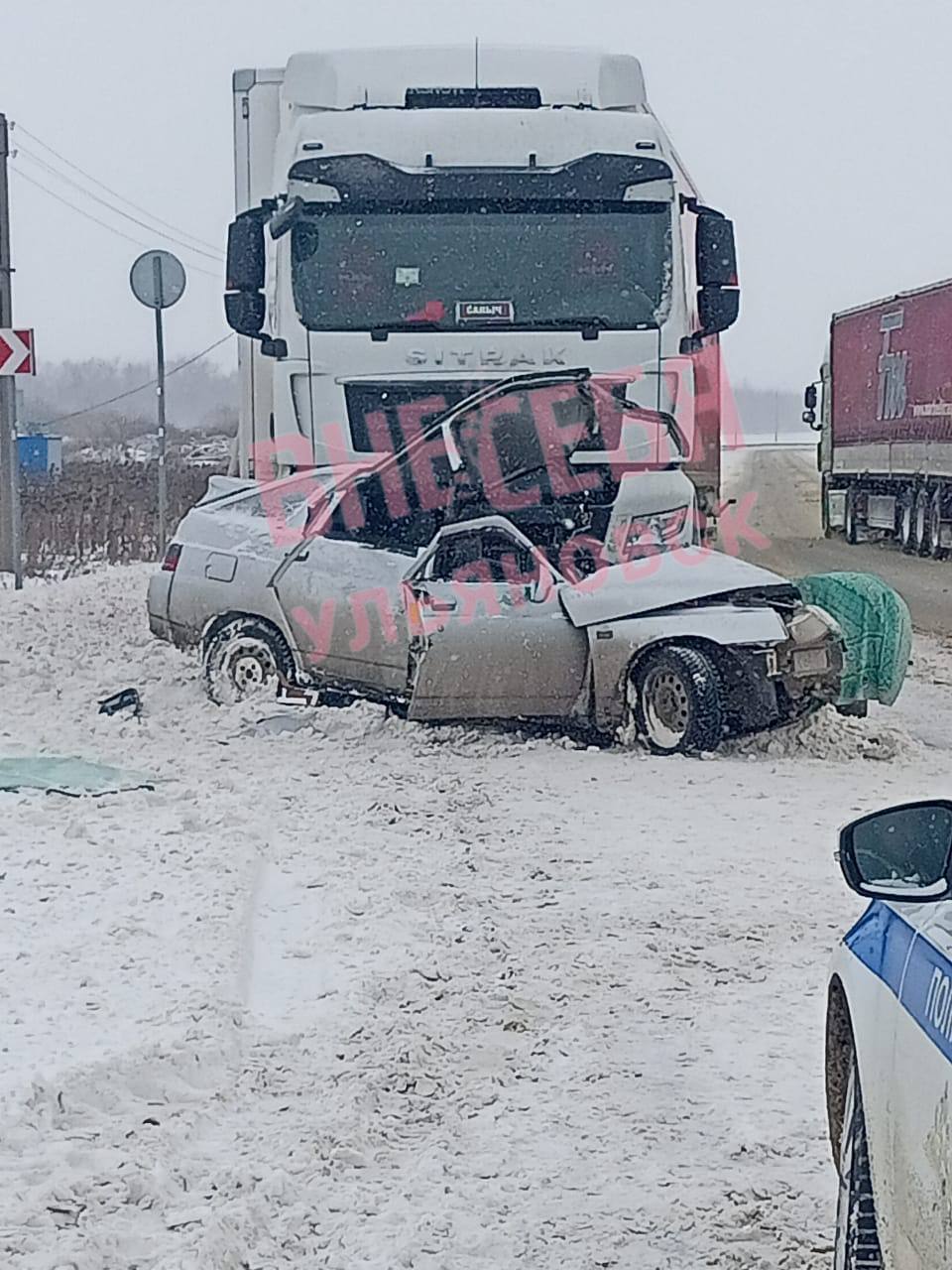 Водитель ВАЗа остался жив после лобового столкновения с фурой: фото  Улпресса - все новости Ульяновска