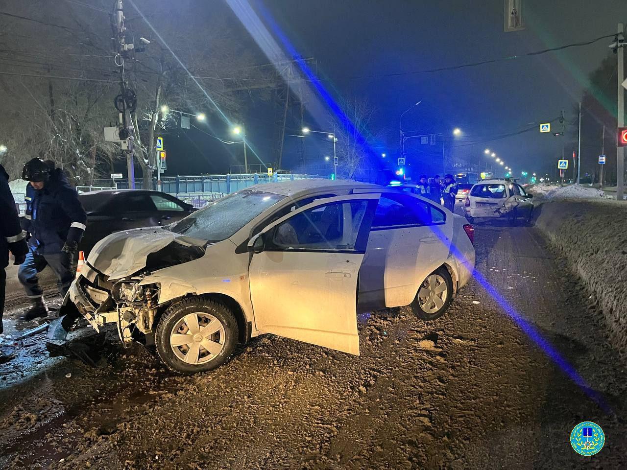 На Московском шоссе столкнулись три автомобиля, есть пострадавшие: фото  Улпресса - все новости Ульяновска