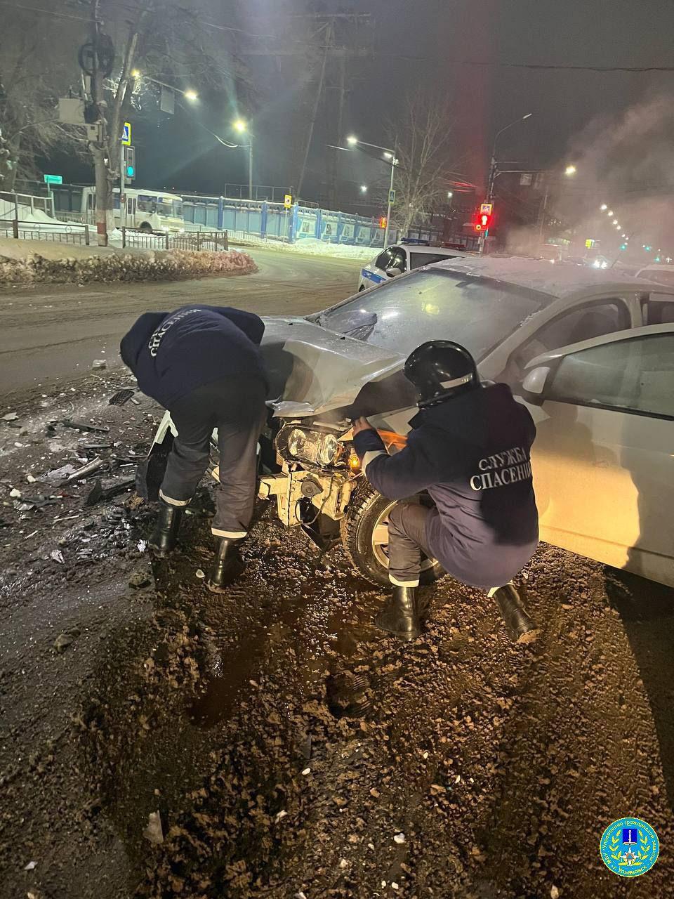 На Московском шоссе столкнулись три автомобиля, есть пострадавшие: фото  Улпресса - все новости Ульяновска