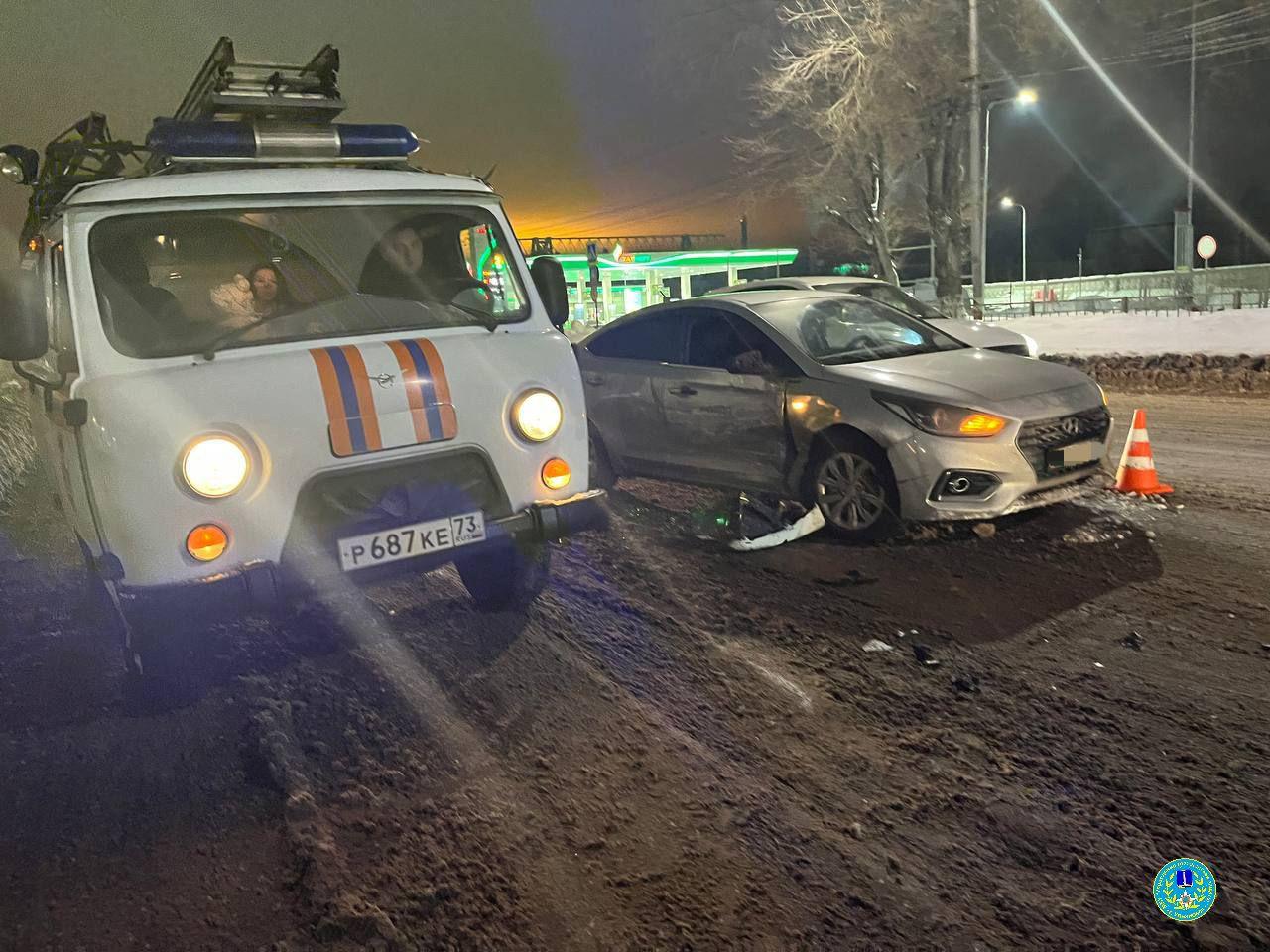 На Московском шоссе столкнулись три автомобиля, есть пострадавшие: фото  Улпресса - все новости Ульяновска