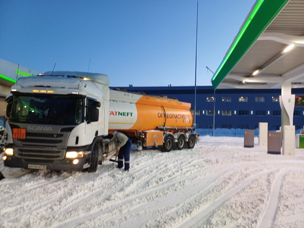 В Ульяновск доехали бензовозы, ночью подвезут продукты Улпресса - все  новости Ульяновска