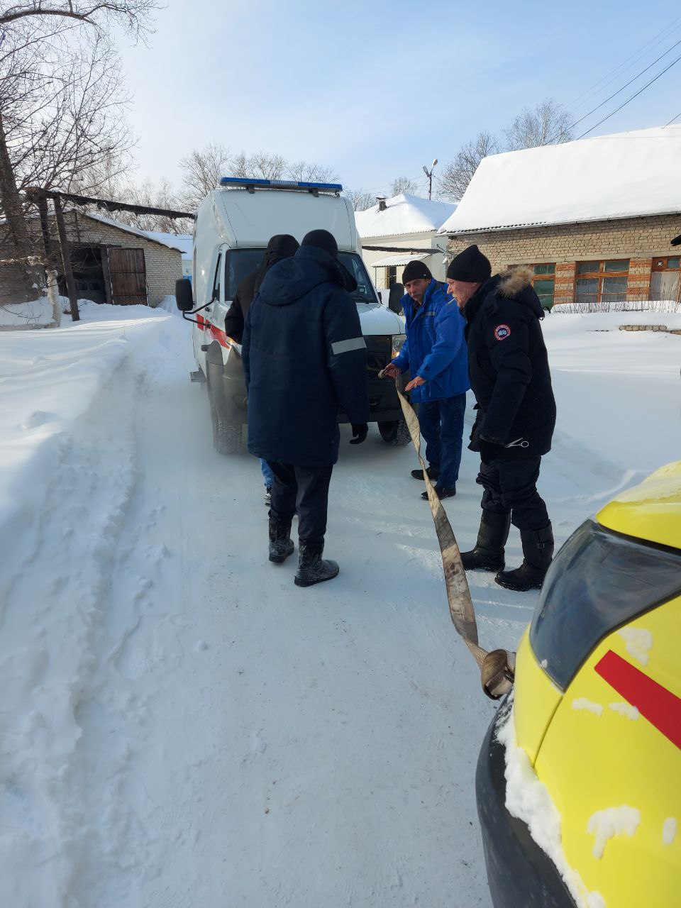 Медики стали бурлаками». Из-за холода в Инзе замерзла машина скорой помощи:  видео Улпресса - все новости Ульяновска