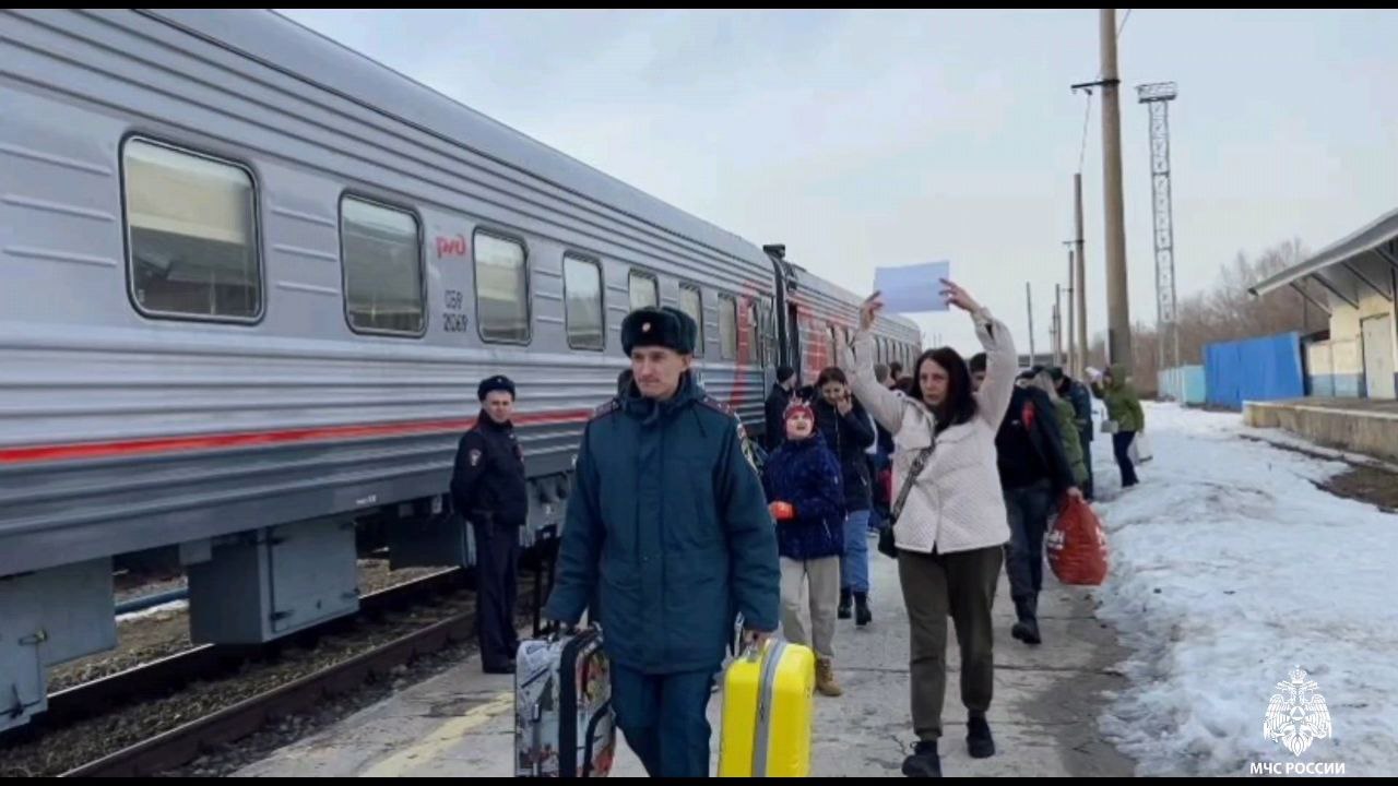 Поезд с детьми из Белгородской области прибыл в Ульяновск: видео Улпресса -  все новости Ульяновска