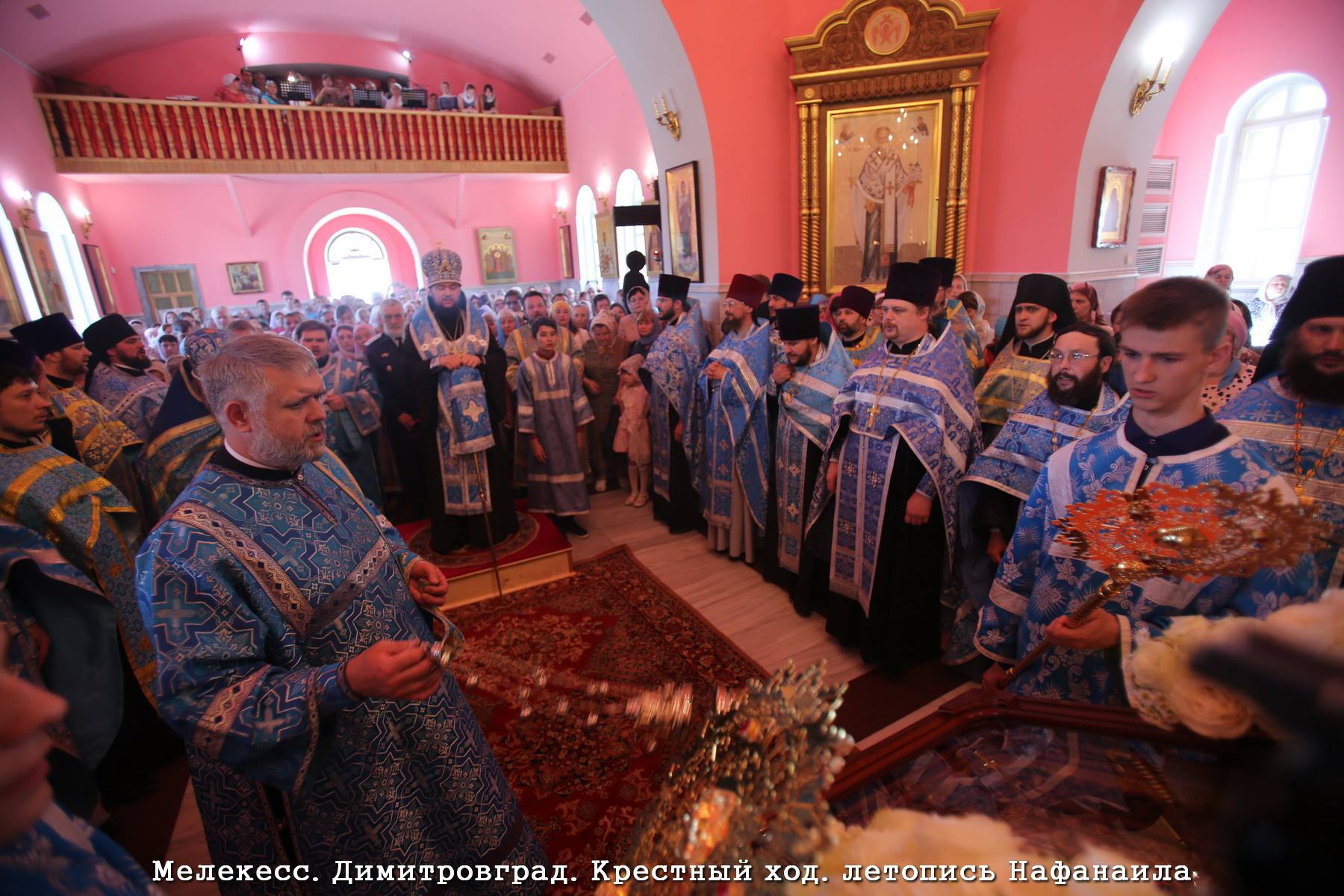 Светлые лица. Лучшие фото проходящего сейчас традиционного крестного хода с  Чудотворной Казанской Жадовской иконой Божией Матери. Фотолетопись  Нафанаила Улпресса - все новости Ульяновска