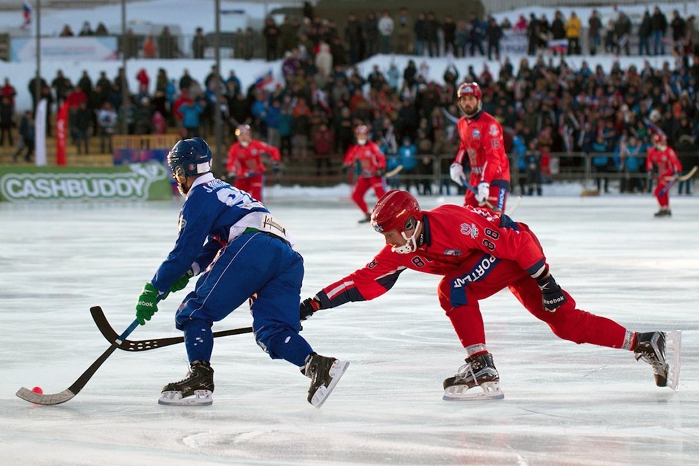 Финал по хоккею с мячом. Бефус Янис хоккей с мячом. Хоккей с мячом на льду.