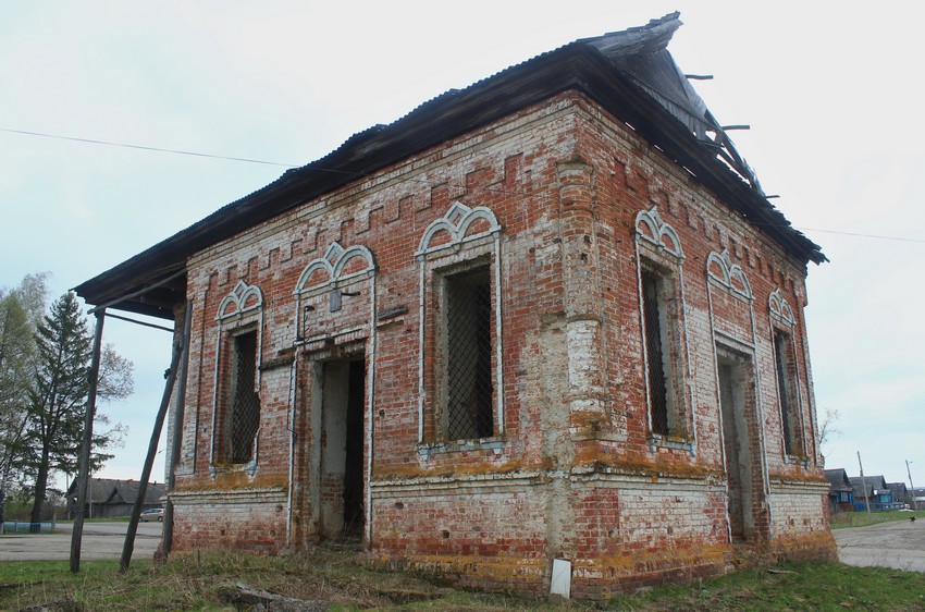 Ульяновская область инзенский. Храм Архангела Михаила (Чамзинка). Михаило-Архангельская Церковь Чамзинка. Чамзинка Инзенский район.