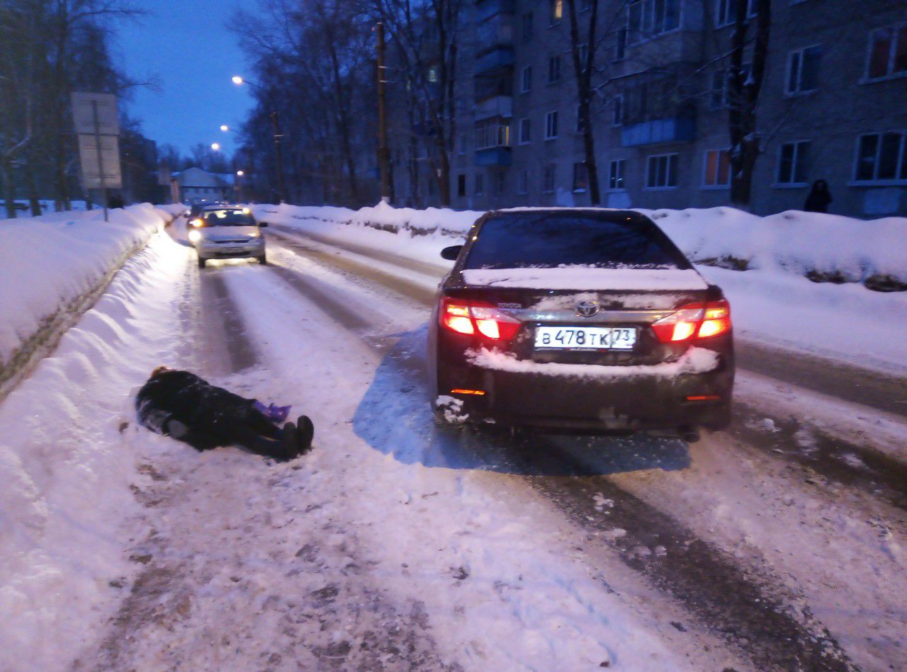 На улице 12 Сентября водитель Камри сбил двух пенсионерок на “зебре”. Фото  Улпресса - все новости Ульяновска