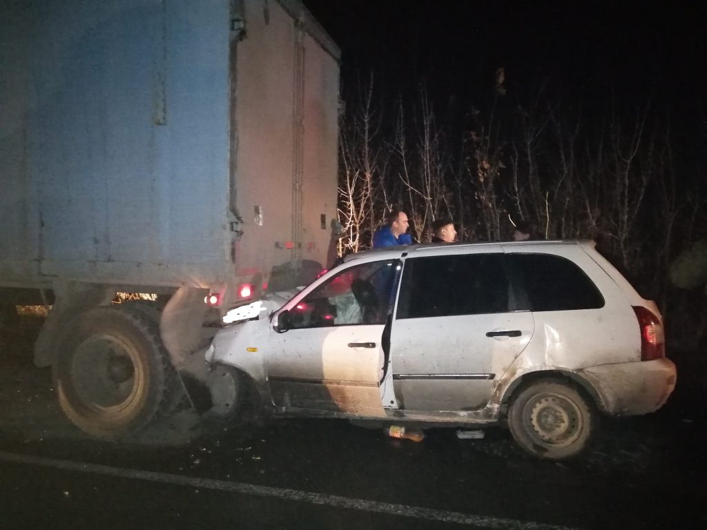 В Вешкаймском районе Калина попала под КамАЗ: семь человек пострадали. Фото  Улпресса - все новости Ульяновска