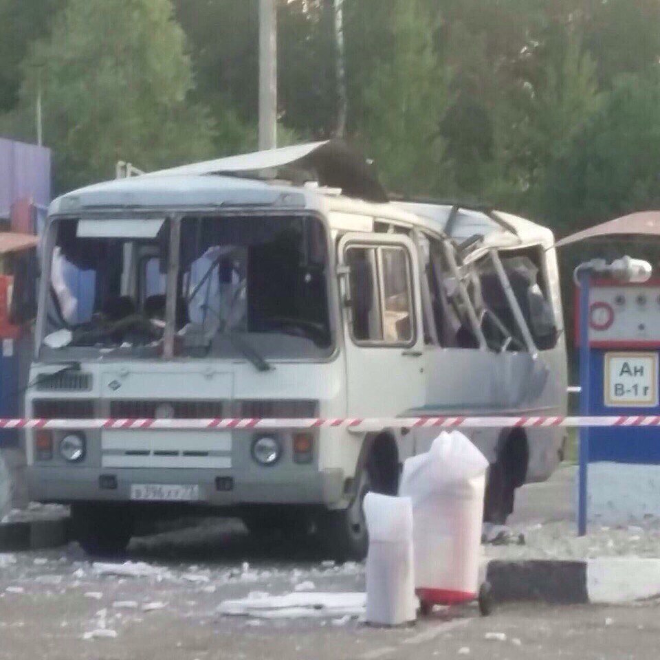 Димитровград ульяновск автобус. В Димитровграде взорвался автобус. ПАЗ взорвался. Пазик взорвался. Взрыв газового баллона в ПАЗ 3205.