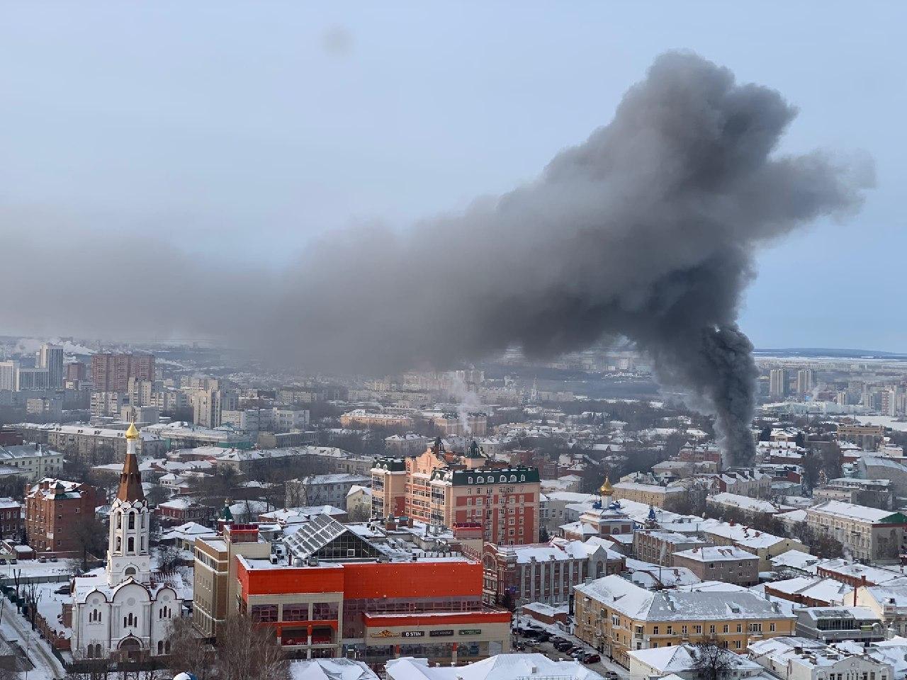 Что горит в энгельсе сейчас. Пожар в Энгельсе сейчас. Пожар в Энгельсе сегодня. Пожар в Энгельсе сейчас что горит. Пожар в Ульяновске за последние сутки.