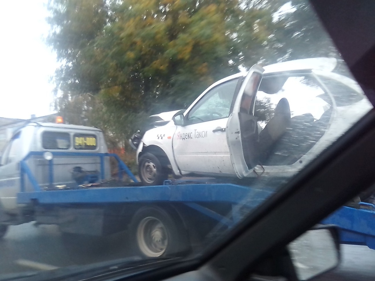 В утреннем ДТП в Засвияжье погиб один человек, двое в больнице. Из  неофициального: машина такси была в угоне, за рулем сидел бывший зэк  Улпресса - все новости Ульяновска